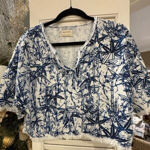 Urban Outfitters sz MED Navy and White Crop Top- thin sweatshirt like material